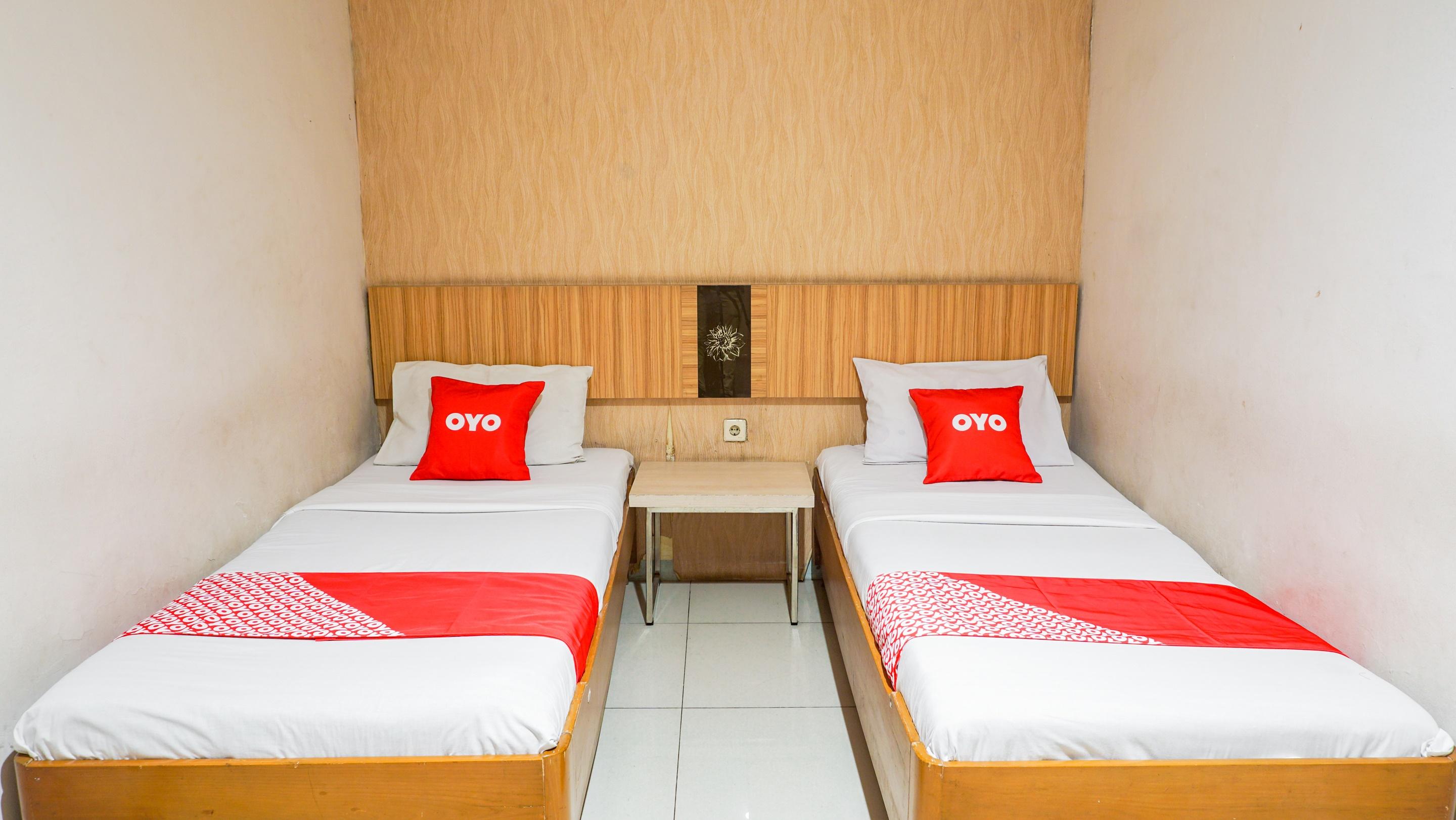בנדונג Oyo 2085 Chrysanta Hotel מראה חיצוני תמונה