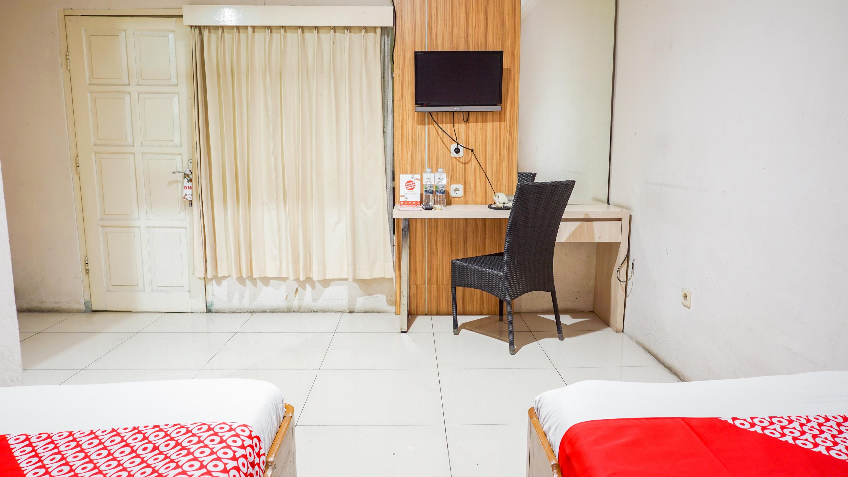בנדונג Oyo 2085 Chrysanta Hotel מראה חיצוני תמונה