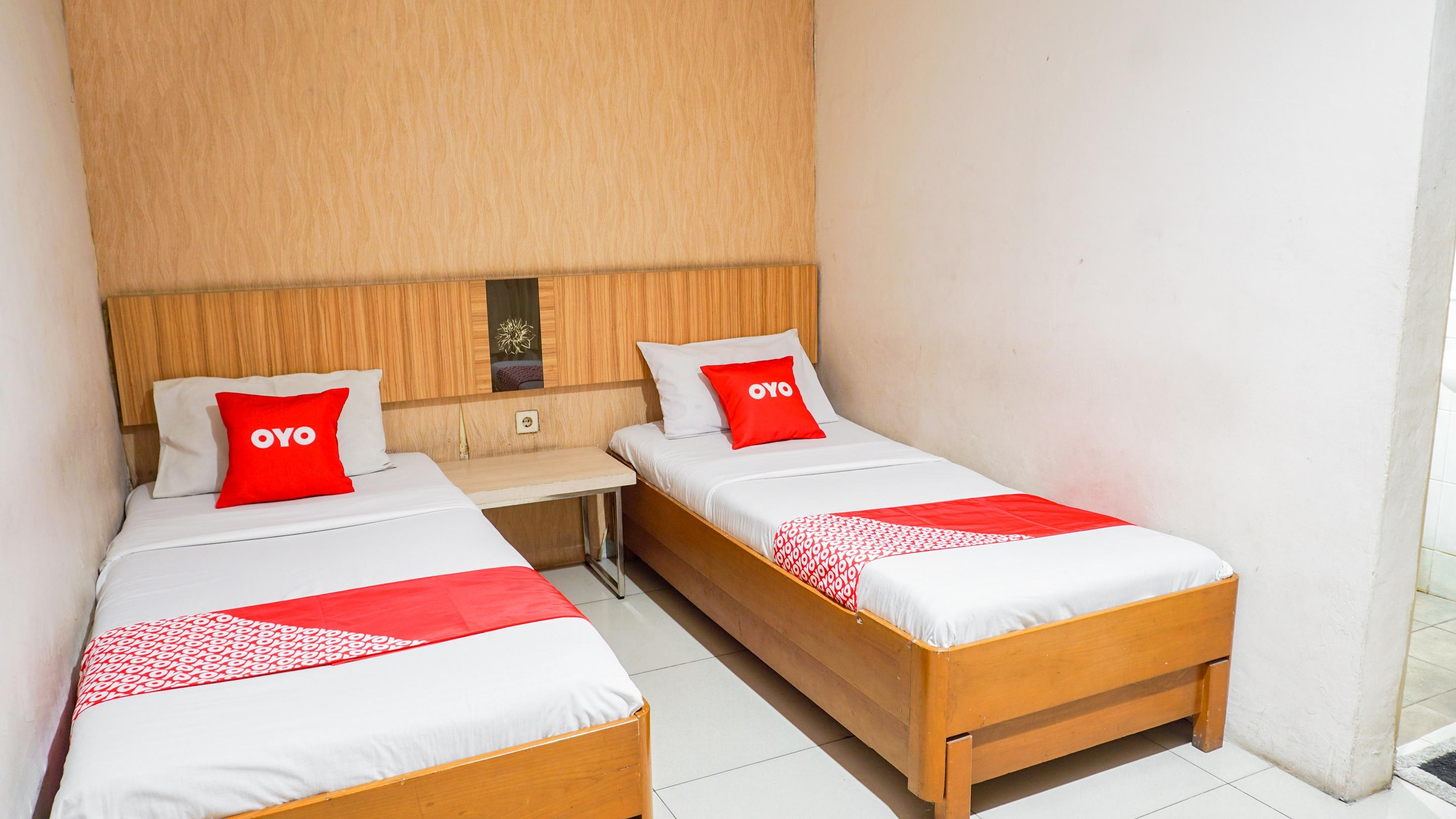 בנדונג Oyo 2085 Chrysanta Hotel מראה חיצוני תמונה