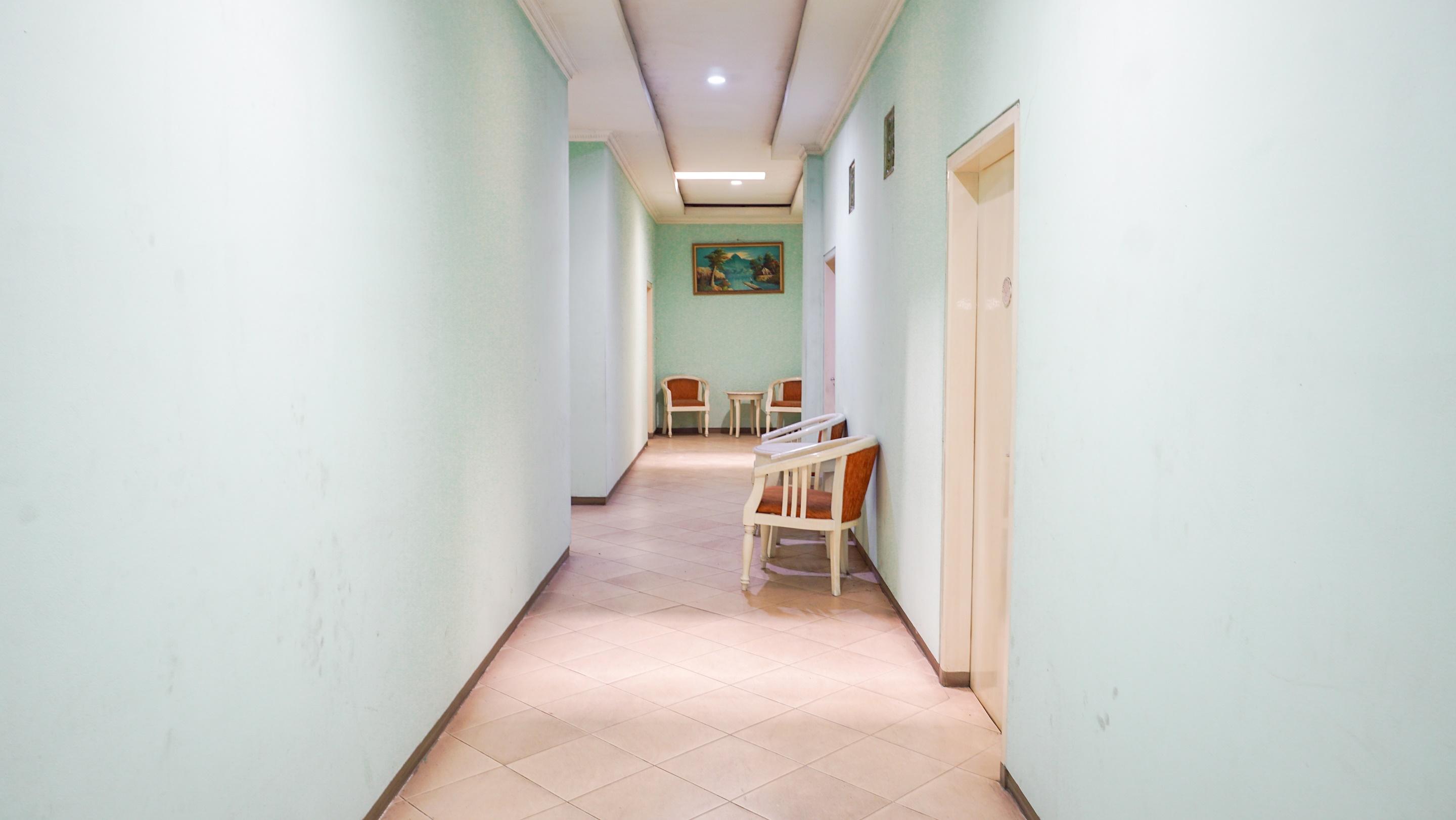בנדונג Oyo 2085 Chrysanta Hotel מראה חיצוני תמונה