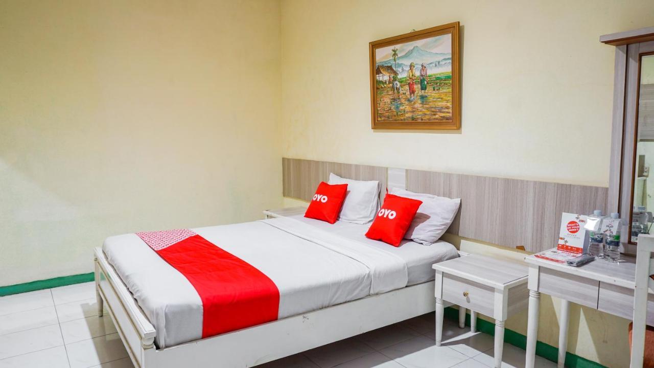 בנדונג Oyo 2085 Chrysanta Hotel מראה חיצוני תמונה