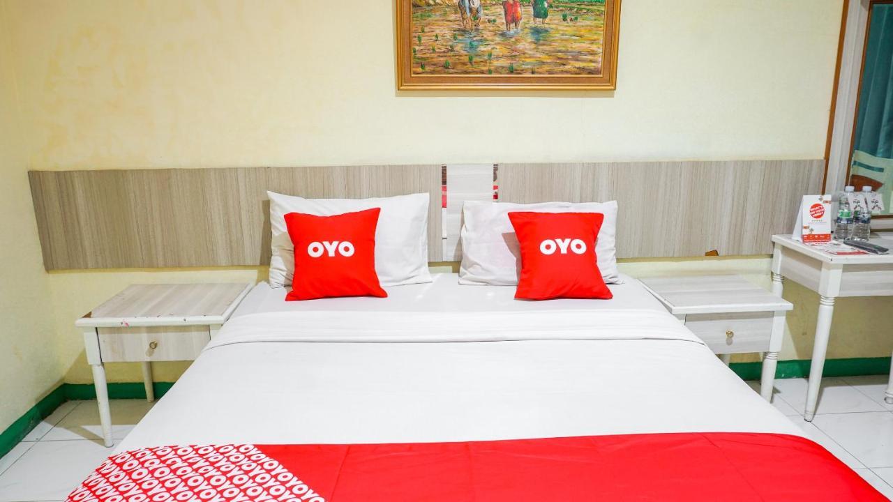 בנדונג Oyo 2085 Chrysanta Hotel מראה חיצוני תמונה