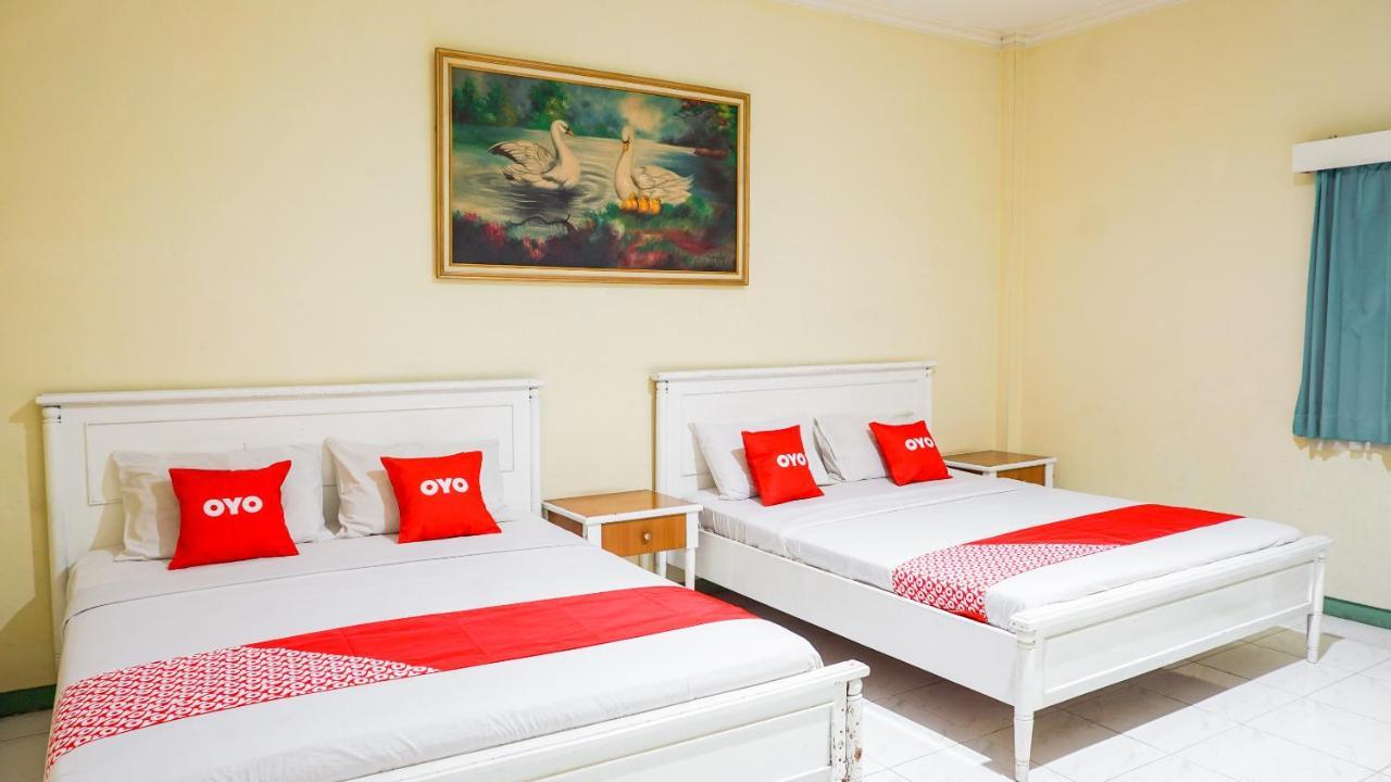 בנדונג Oyo 2085 Chrysanta Hotel מראה חיצוני תמונה