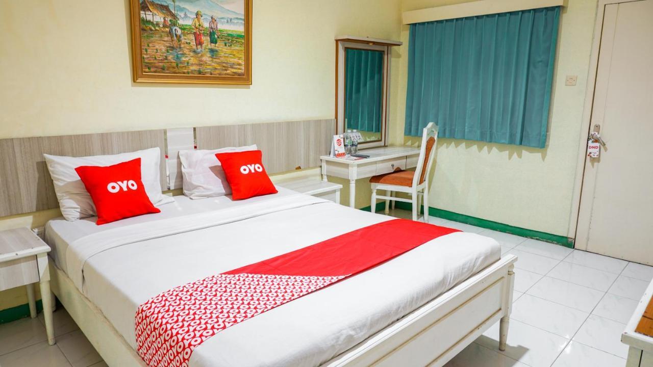 בנדונג Oyo 2085 Chrysanta Hotel מראה חיצוני תמונה