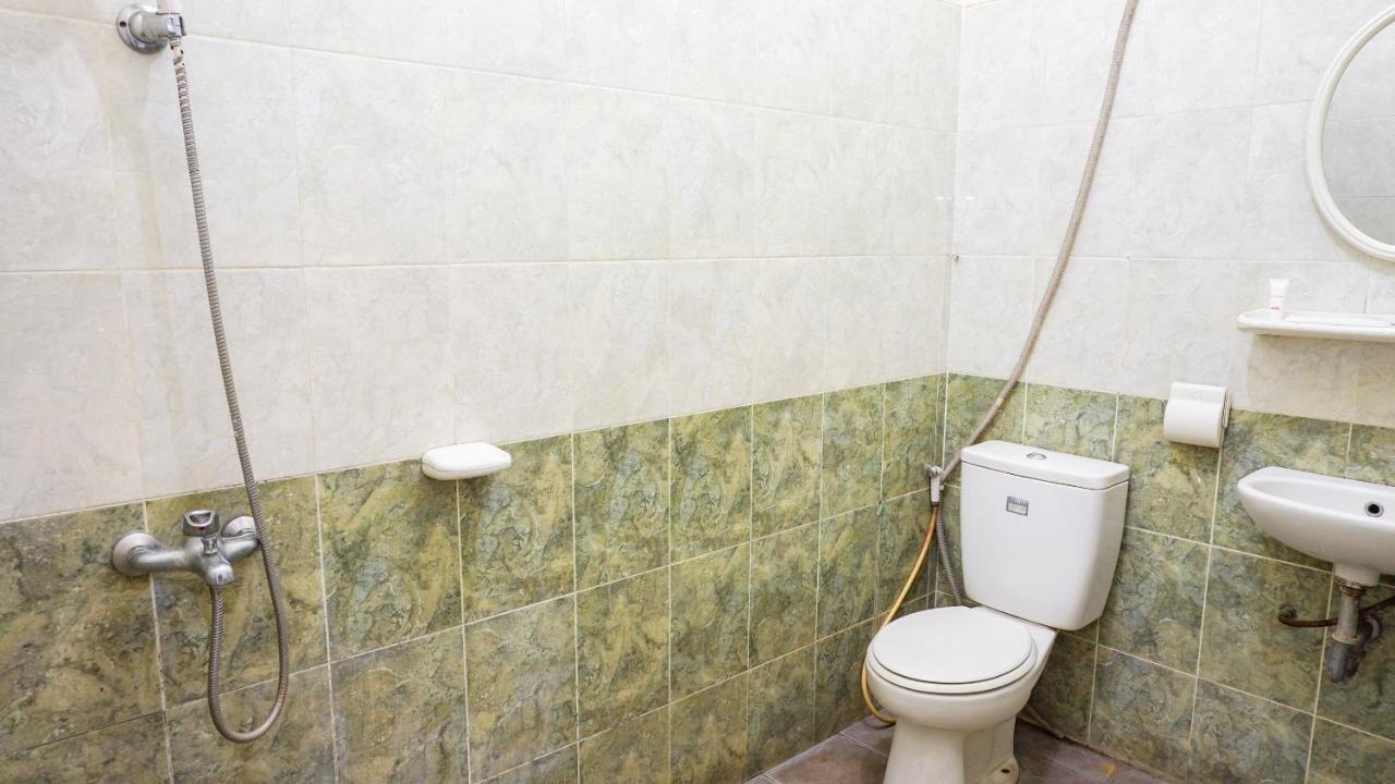בנדונג Oyo 2085 Chrysanta Hotel מראה חיצוני תמונה