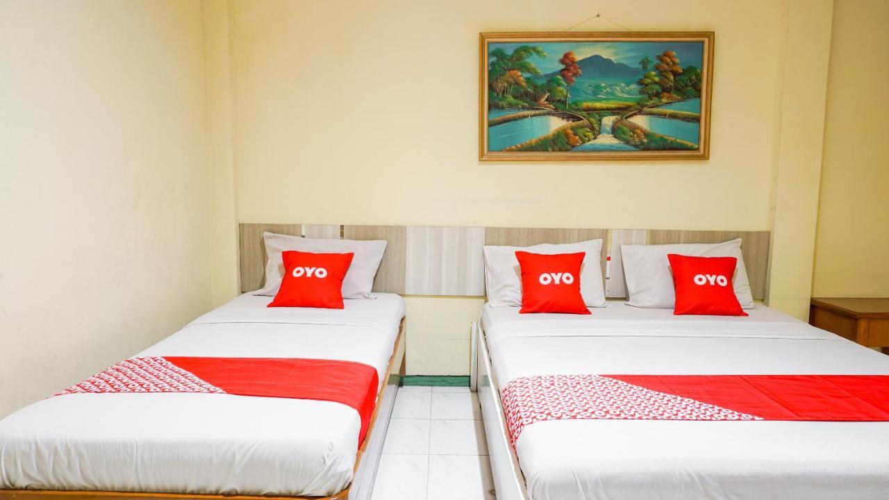 בנדונג Oyo 2085 Chrysanta Hotel מראה חיצוני תמונה