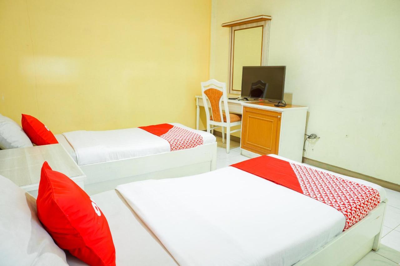 בנדונג Oyo 2085 Chrysanta Hotel מראה חיצוני תמונה