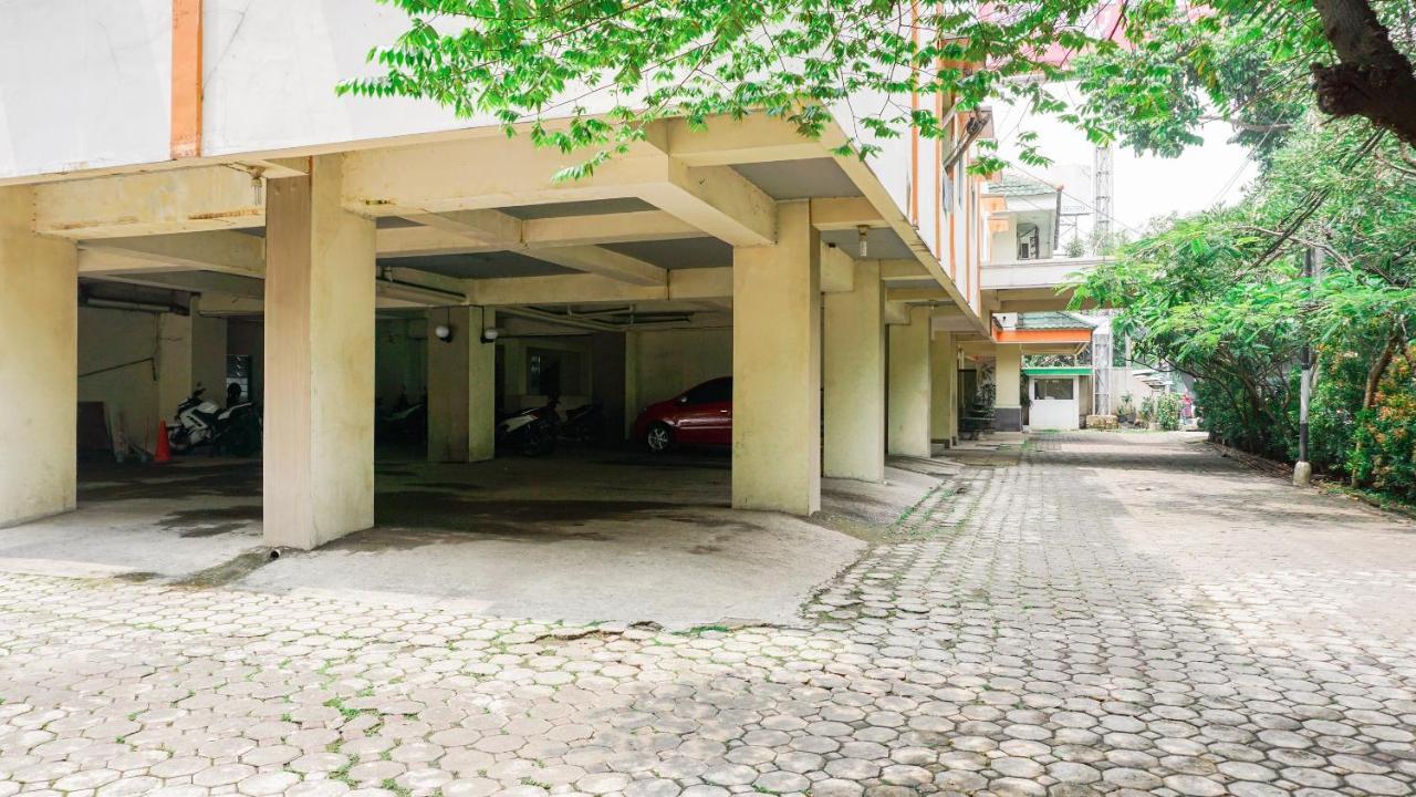בנדונג Oyo 2085 Chrysanta Hotel מראה חיצוני תמונה